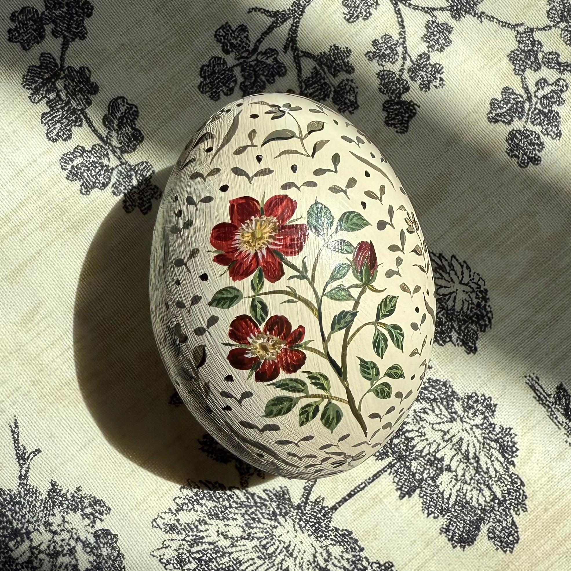Red Rose Egg