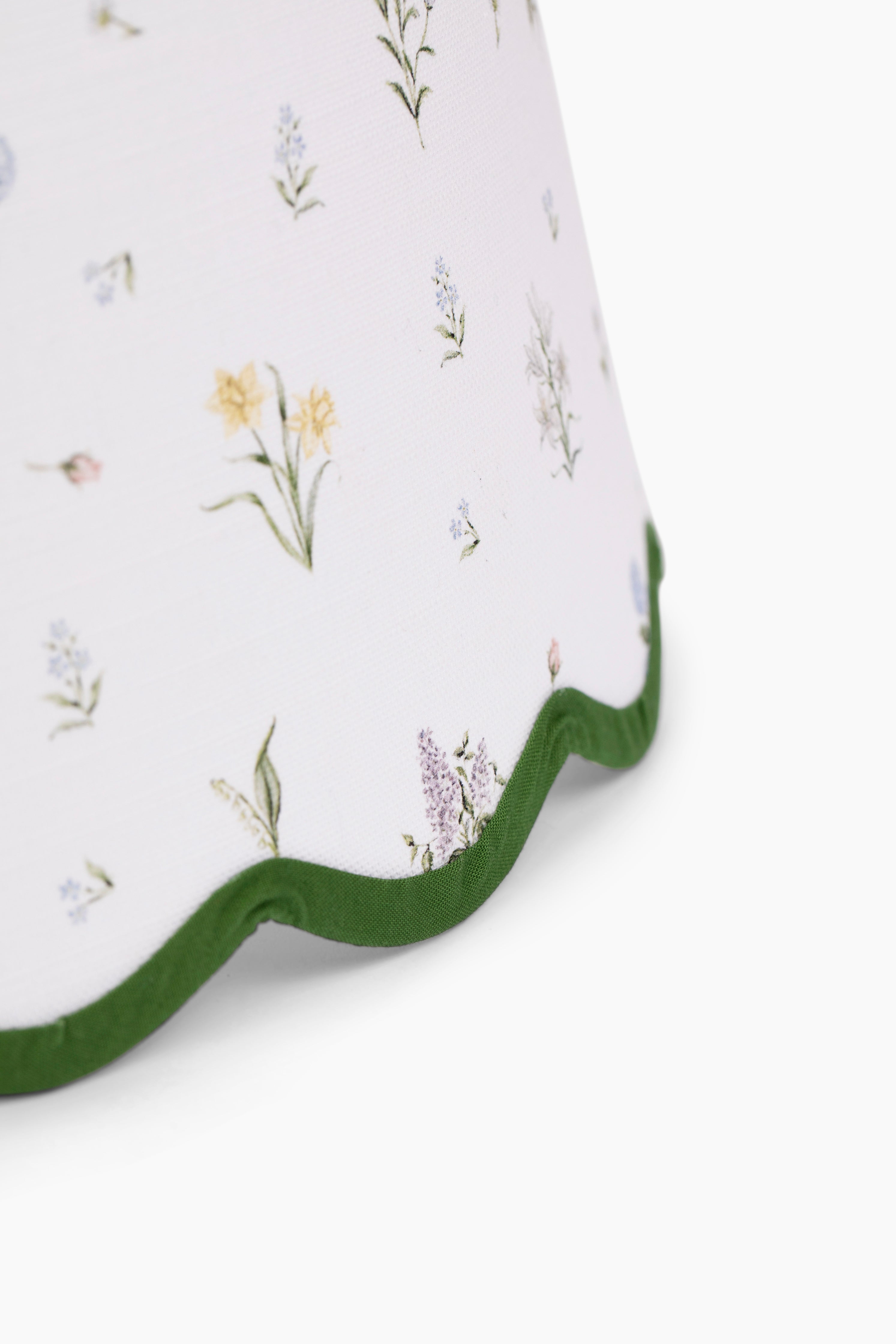 Large Lilium Scalloped Lampshade, Green Trim